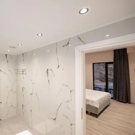 Alnes Appartement Sarandë